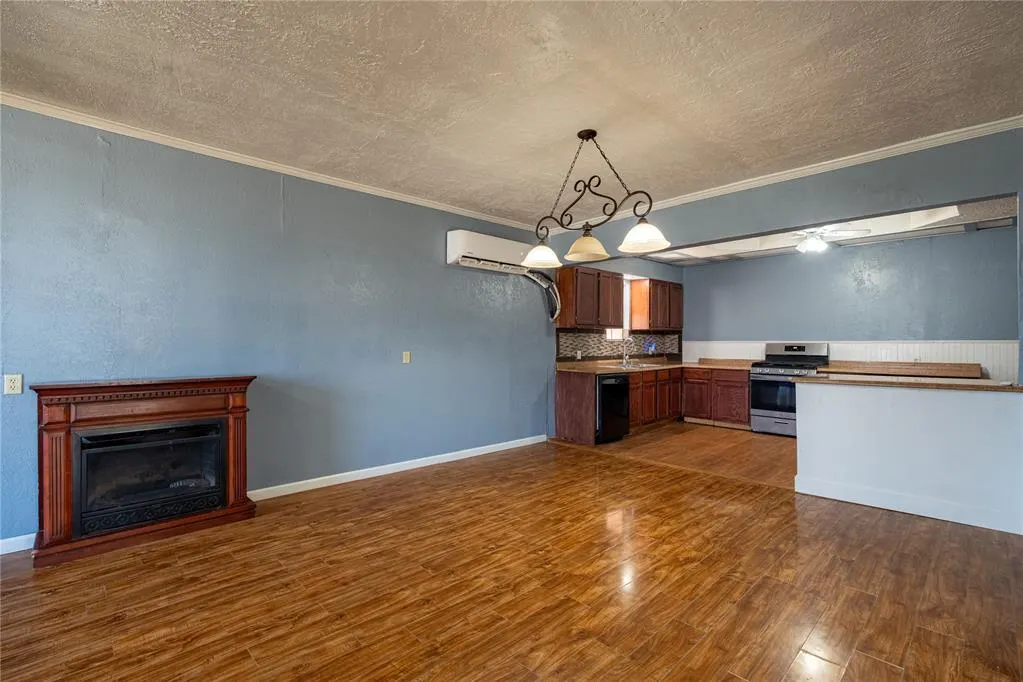 Photo 41 — 319 E Bradley Avenue, Pauls Valley, OK 73075