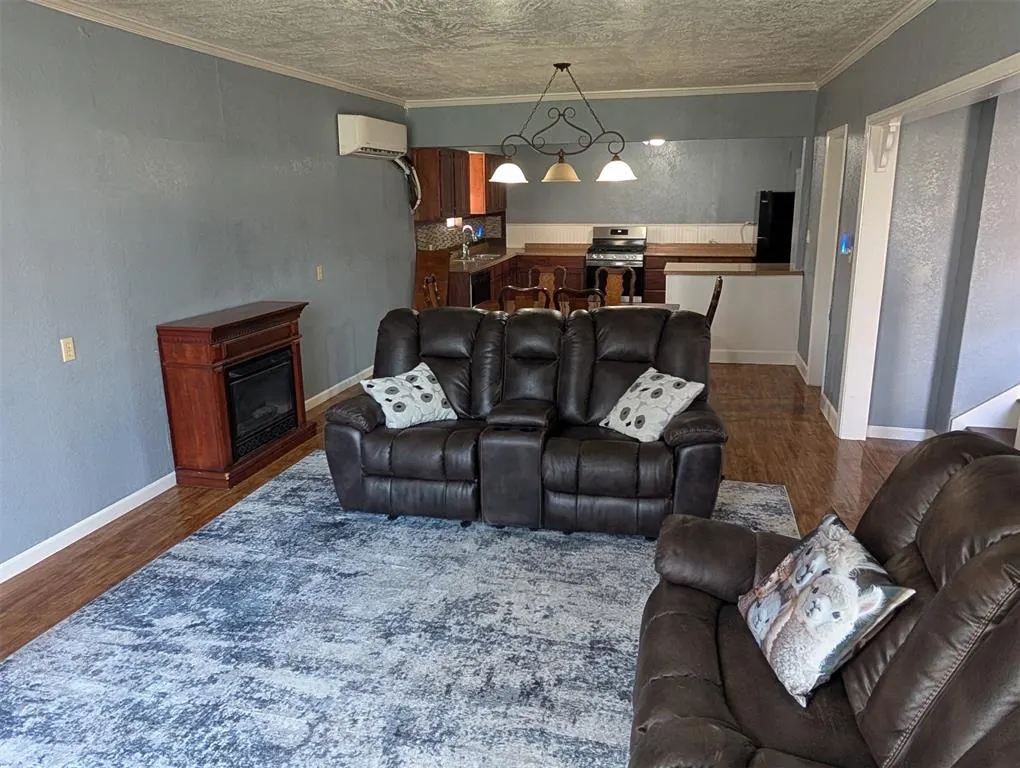 Photo 10 — 319 E Bradley Avenue, Pauls Valley, OK 73075