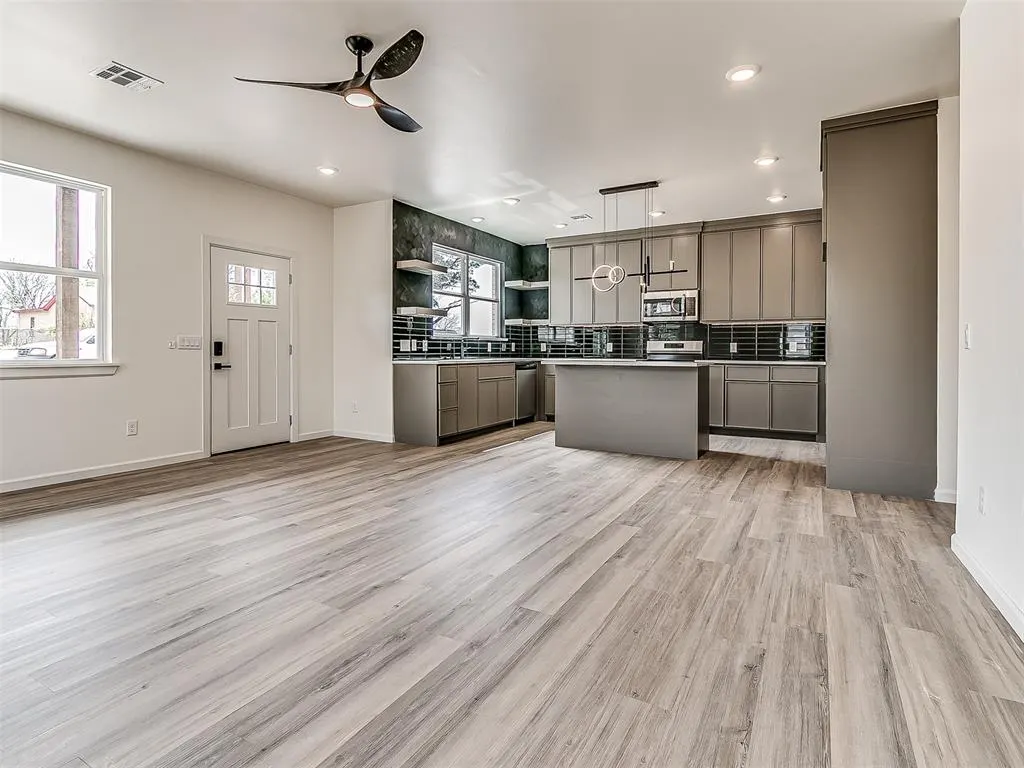 Photo 17 — 2021 NE 16th Terrace, Oklahoma City, OK 73117
