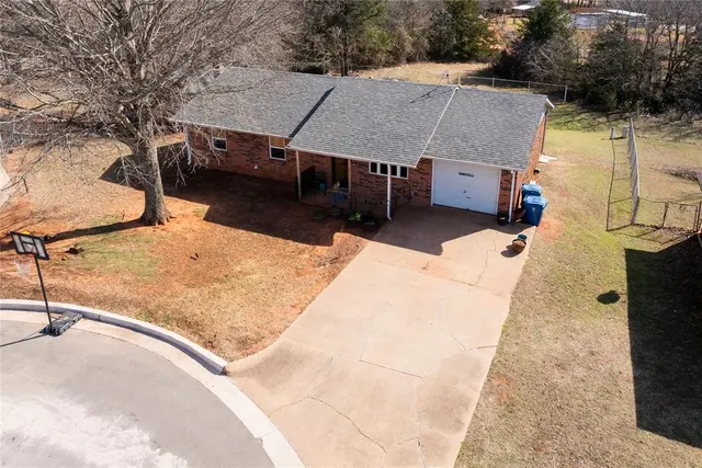 Photo 3 — 1117 E 17th Street, Chandler, OK 74834