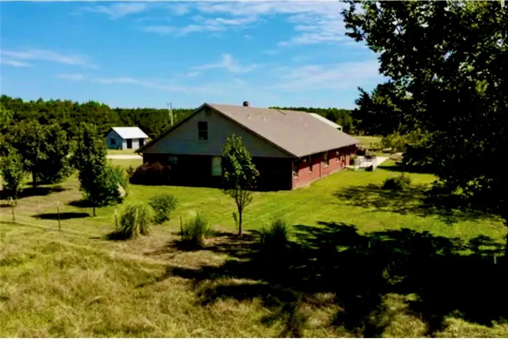 Photo 2 — 868 N Living Land Road, Idabel, OK 74745