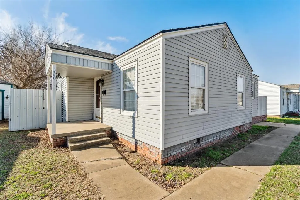 Front exterior — 320 E Grumman Drive, Oklahoma City, OK 73110