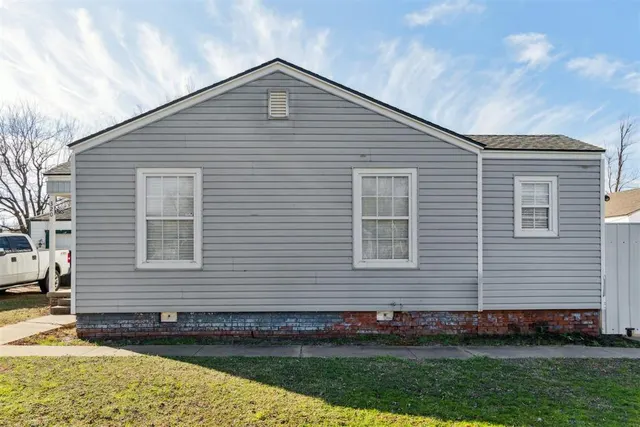 Photo 3 — 320 E Grumman Drive, Oklahoma City, OK 73110