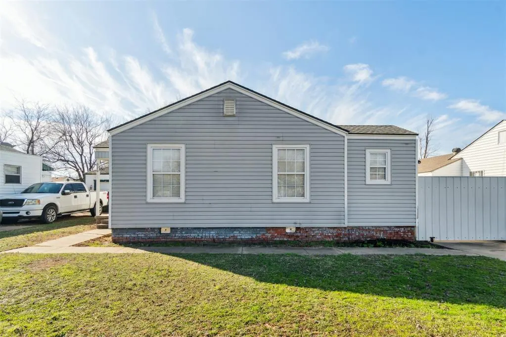 Photo 4 — 320 E Grumman Drive, Oklahoma City, OK 73110