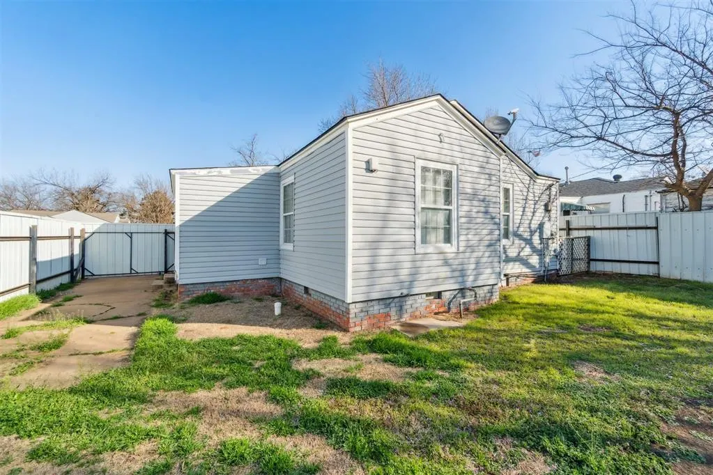Photo 41 — 320 E Grumman Drive, Oklahoma City, OK 73110