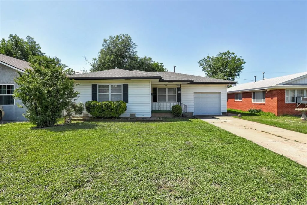 Photo 2 — 520 SE 47th Street, Oklahoma City, OK 73129