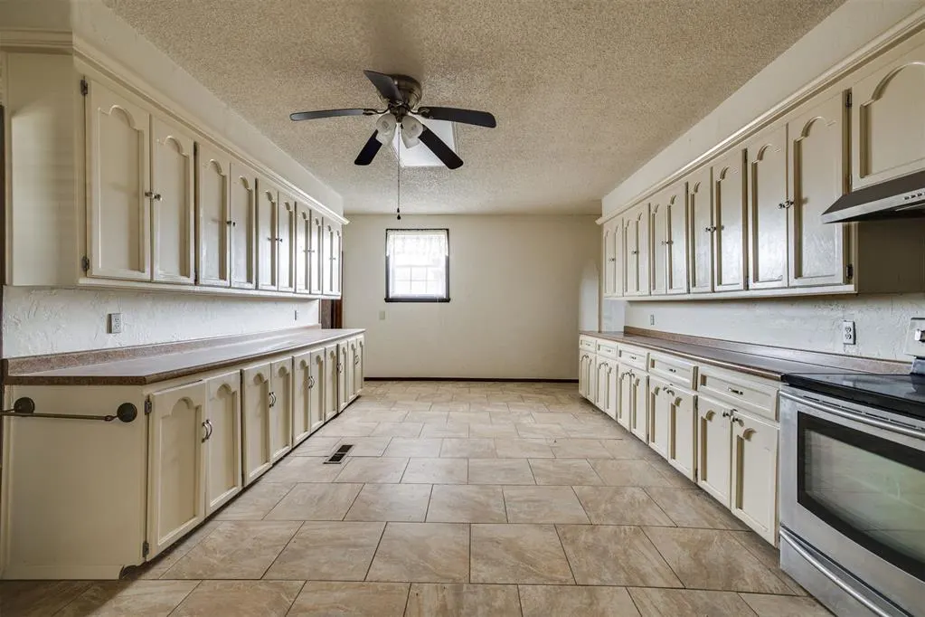Photo 14 — 16266 NE 23rd Street, Choctaw, OK 73020