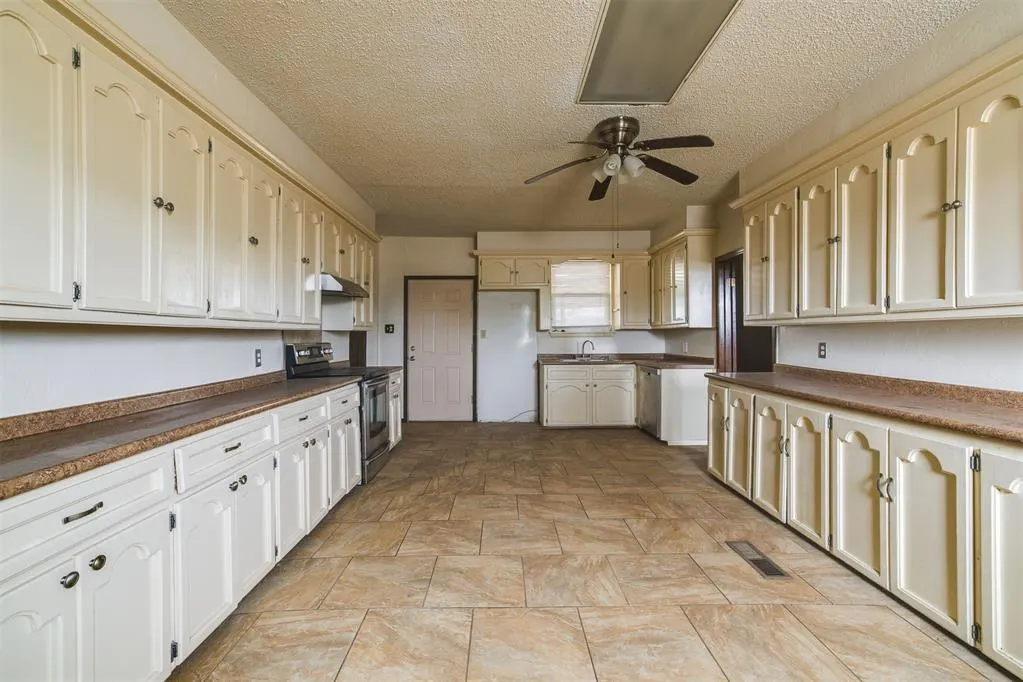 Photo 13 — 16266 NE 23rd Street, Choctaw, OK 73020