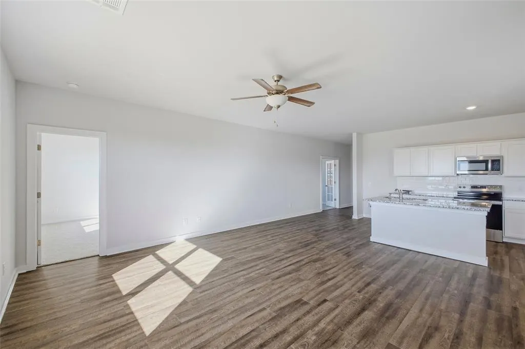 Photo 4 — 1016 Prairie Drive, Tuttle, OK 73089