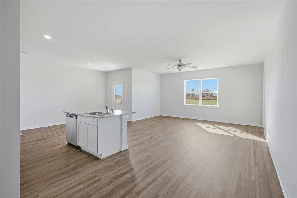 Photo 5 — 1016 Prairie Drive, Tuttle, OK 73089