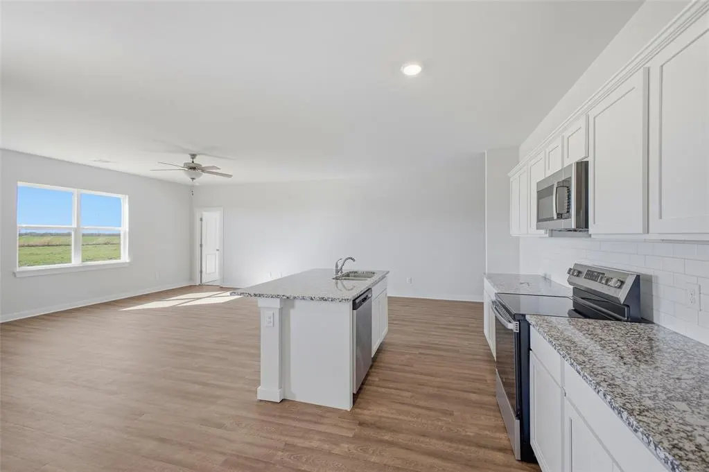 Photo 11 — 1016 Prairie Drive, Tuttle, OK 73089