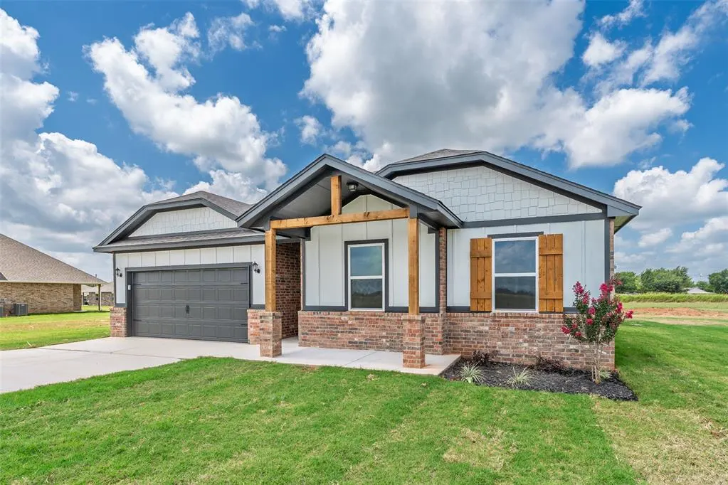 Front exterior — 1020 Prairie Drive, Tuttle, OK 73089