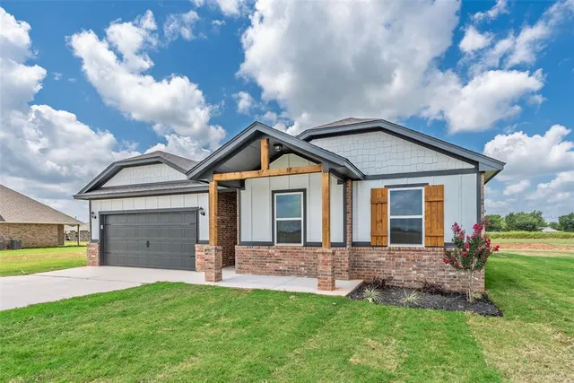 Front exterior — 1020 Prairie Drive, Tuttle, OK 73089