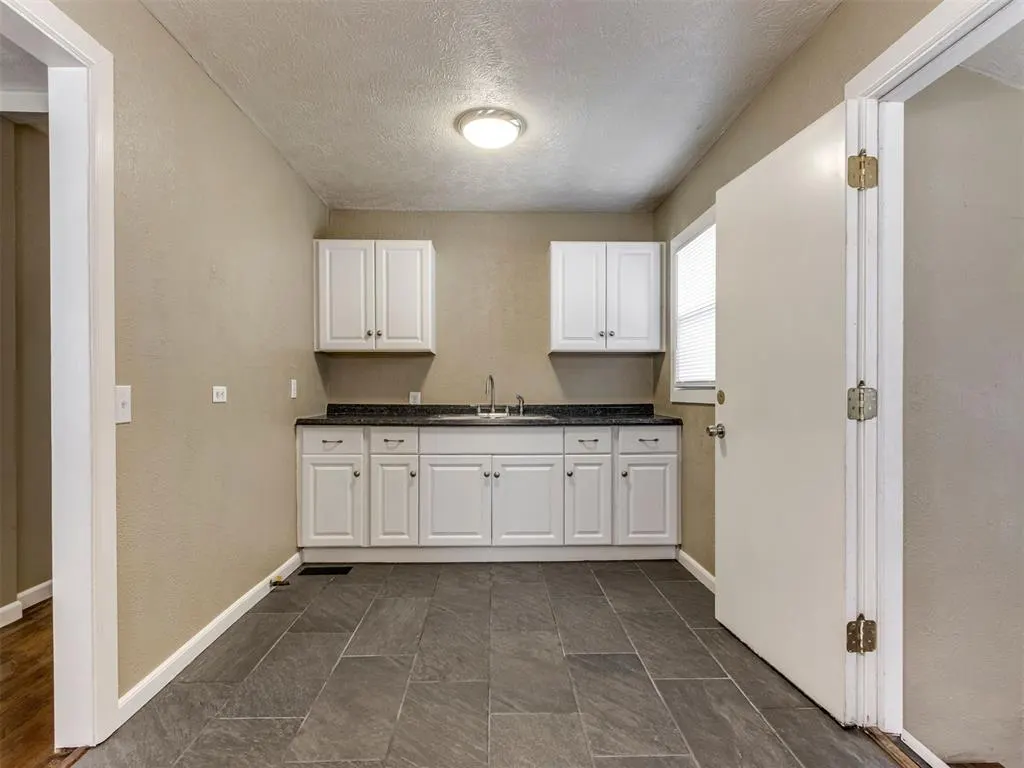 Photo 6 — 508 W Lockheed Drive, Midwest City, OK 73110