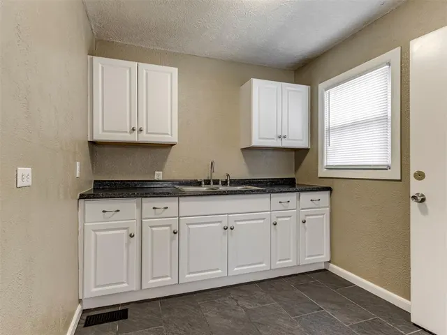 Photo 7 — 508 W Lockheed Drive, Midwest City, OK 73110