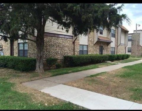 Photo 2 — 401 SE 12th Street 105, Norman, OK 73071