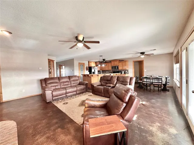 Photo 4 — 32917 New Hope Road, Tecumseh, OK 74873