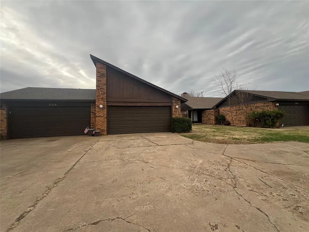 Front exterior — 2517 W Hefner Road, Oklahoma City, OK 73120