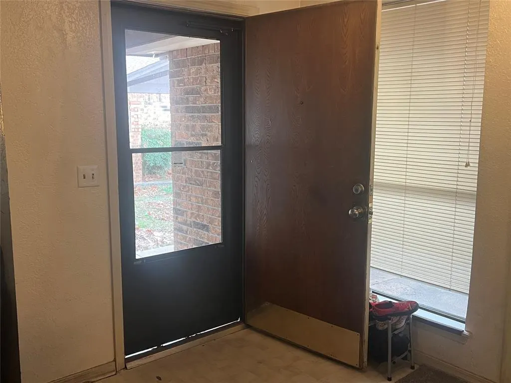 Photo 2 — 2533 W Hefner Road, Oklahoma City, OK 73120