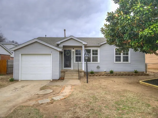 Photo 2 — 7211 NW 44th Drive, Bethany, OK 73008