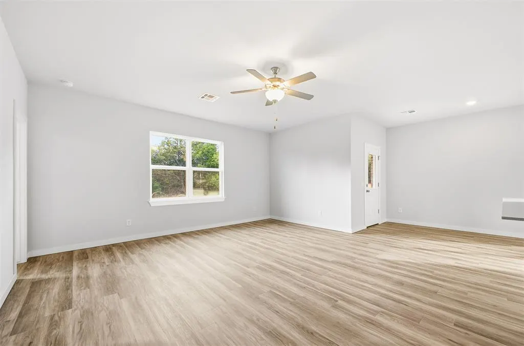 Photo 2 — 11249 Ward Road, Edmond, OK 73044