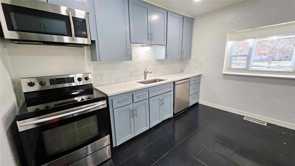 Photo 10 — 721 Procter Place, Midwest City, OK 73110