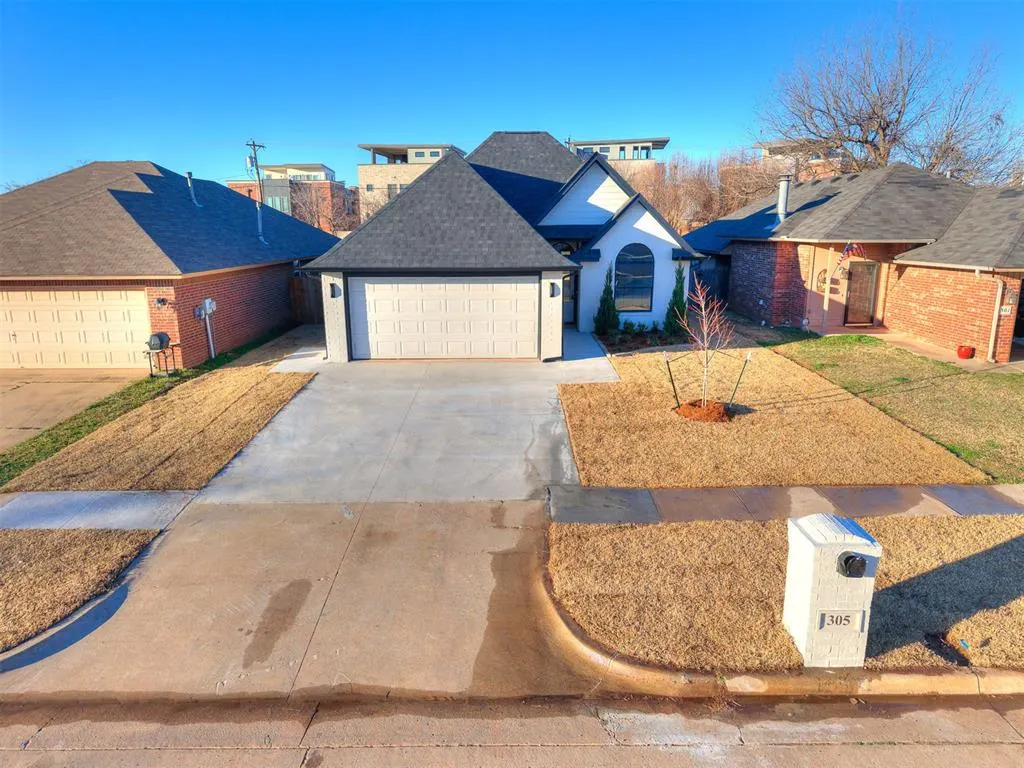 Photo 3 — 305 W 7th Street, Edmond, OK 73003