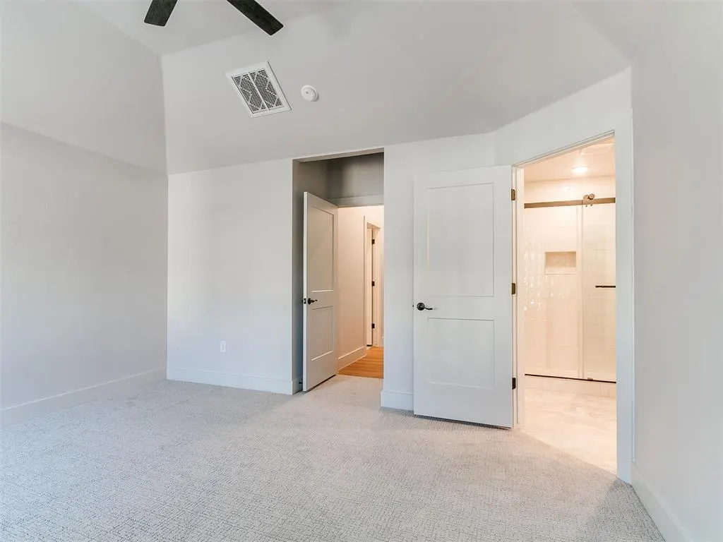 Photo 18 — 305 W 7th Street, Edmond, OK 73003