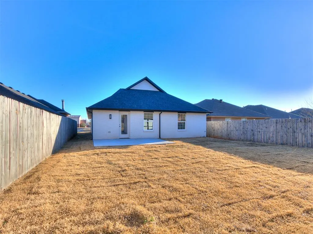 Photo 40 — 305 W 7th Street, Edmond, OK 73003