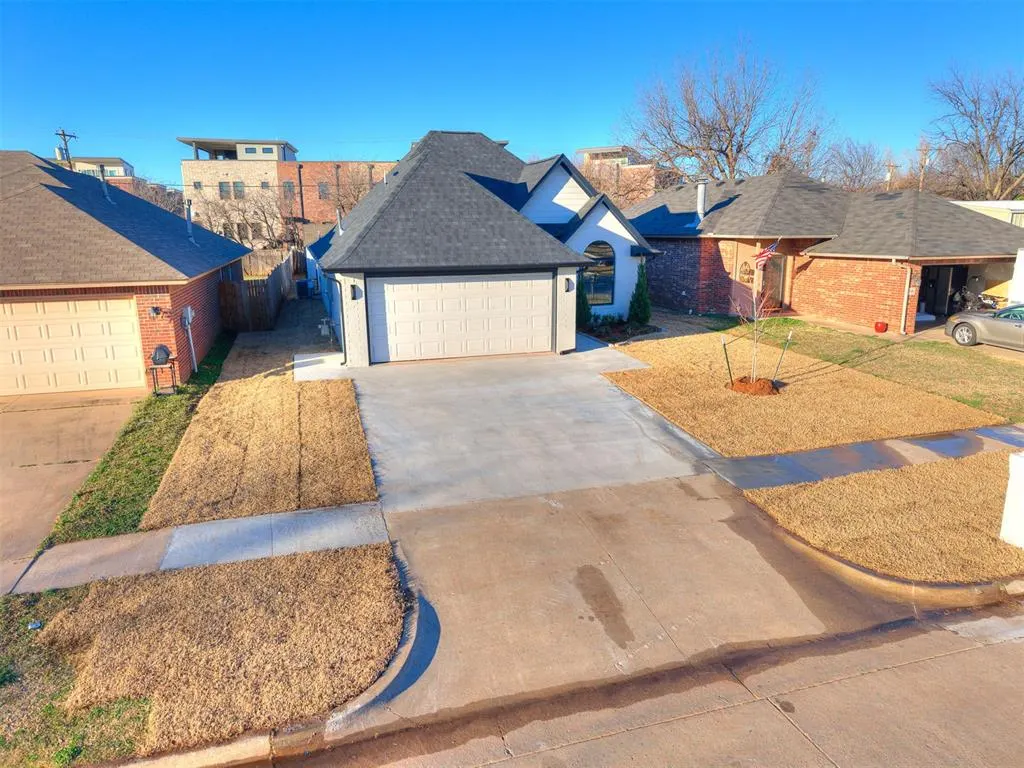Photo 41 — 305 W 7th Street, Edmond, OK 73003