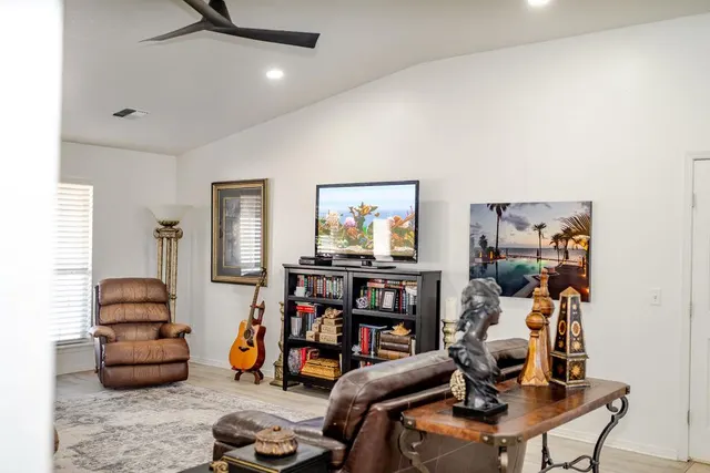 Photo 6 — 112 Hunter Hill Drive, Elk City, OK 73644