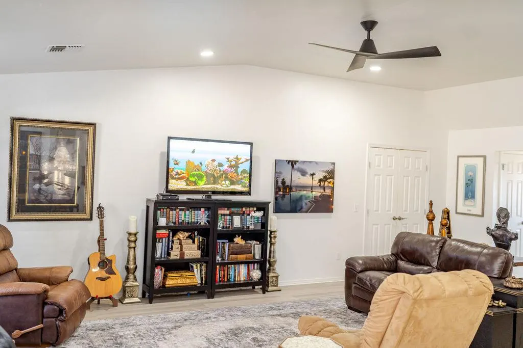 Photo 18 — 112 Hunter Hill Drive, Elk City, OK 73644