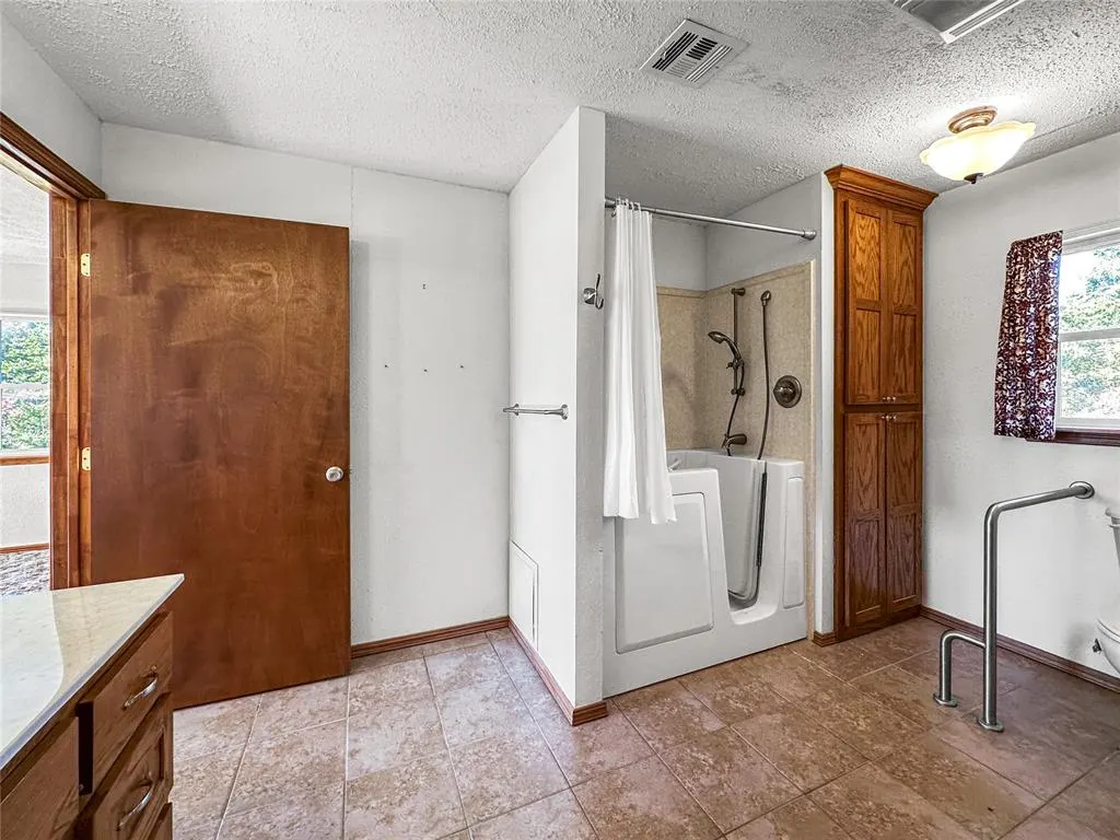 Photo 35 — 6704 NW 164th Street, Okarche, OK 73762