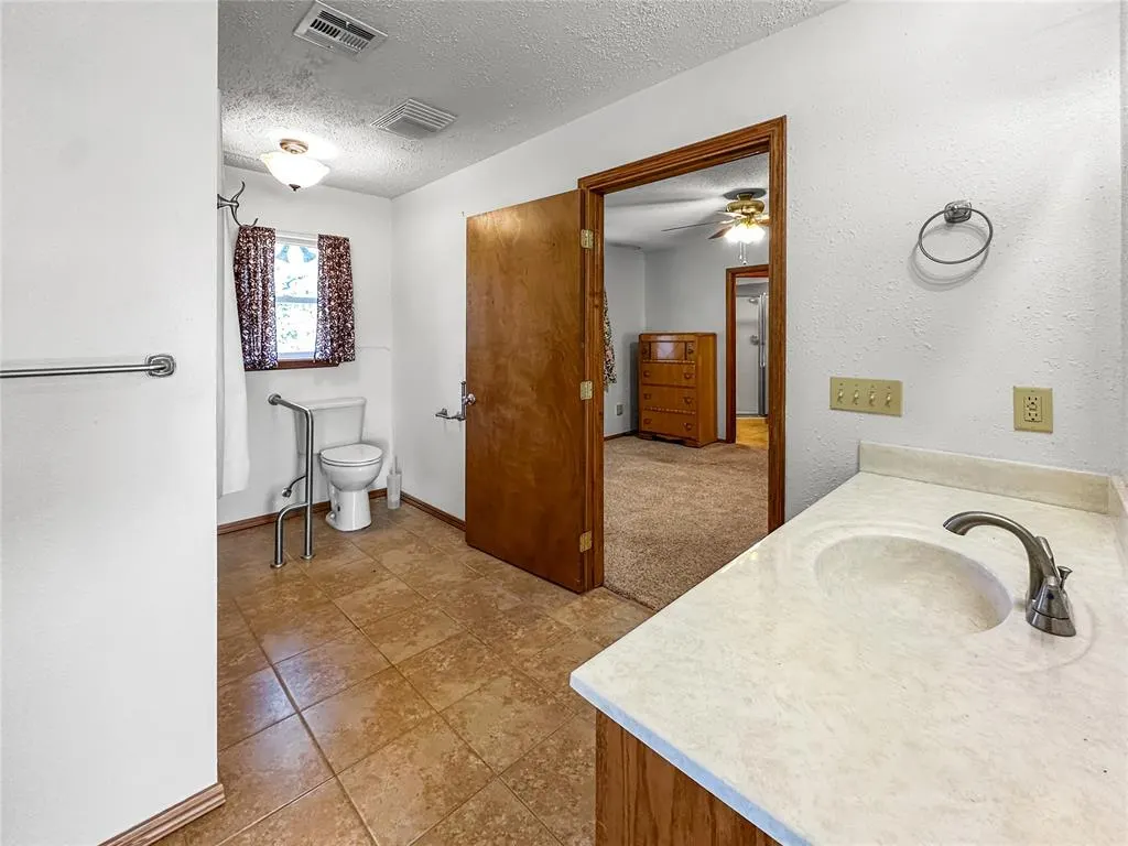Photo 36 — 6704 NW 164th Street, Okarche, OK 73762