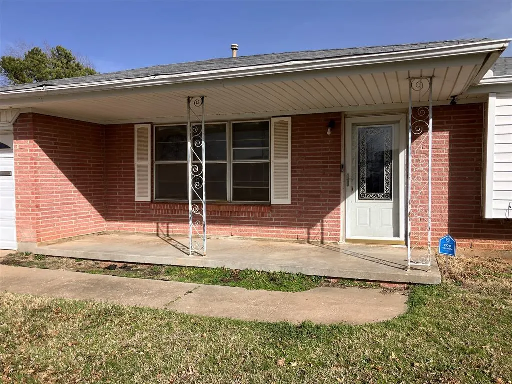 Photo 3 — 3220 Hilltop Road, Midwest City, OK 73110