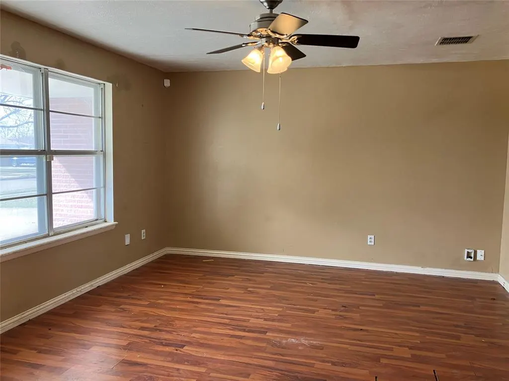 Photo 4 — 3220 Hilltop Road, Midwest City, OK 73110