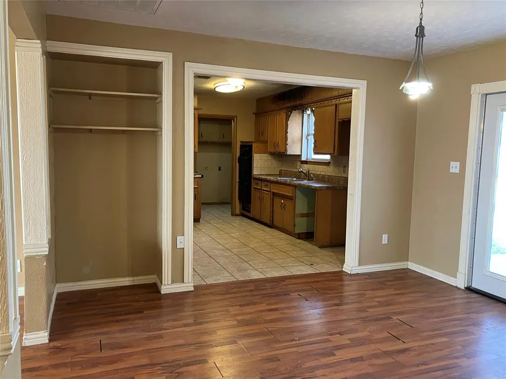 Photo 9 — 3220 Hilltop Road, Midwest City, OK 73110