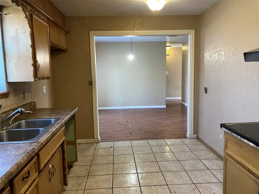 Photo 15 — 3220 Hilltop Road, Midwest City, OK 73110
