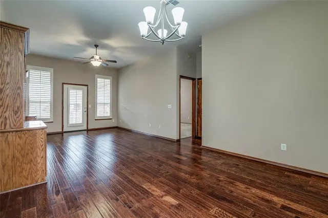 Photo 8 — 924 Heather Glen Terrace, Norman, OK 73072