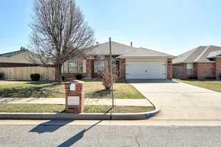 Sold home at 8604 NW 82nd Street