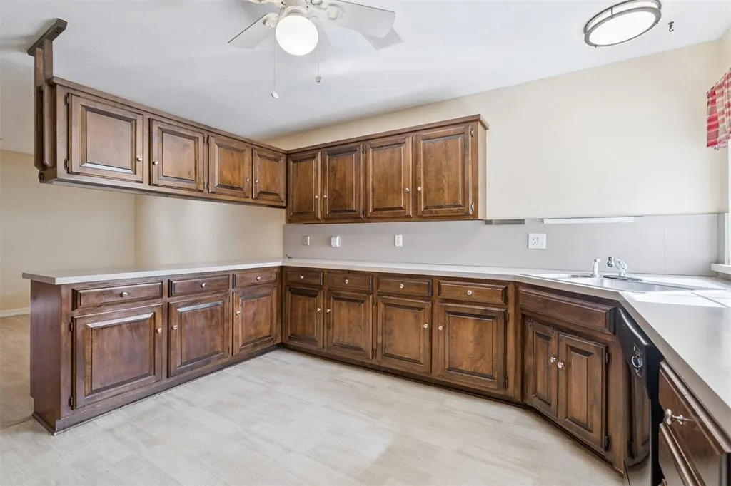 Photo 13 — 2120 NW 117th Street, Oklahoma City, OK 73120
