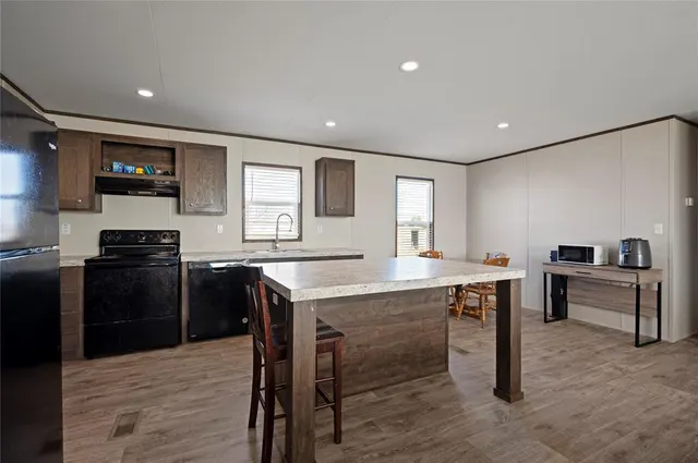 Photo 3 — 12201 Meadowlake, Guthrie, OK 73044