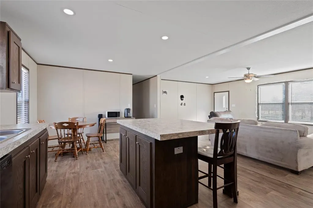 Photo 6 — 12201 Meadowlake, Guthrie, OK 73044