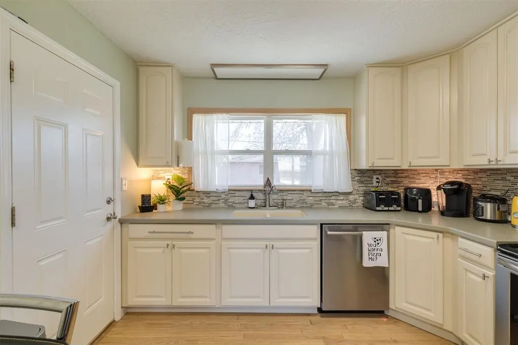 Photo 9 — 405 Margaret Drive, Norman, OK 73069