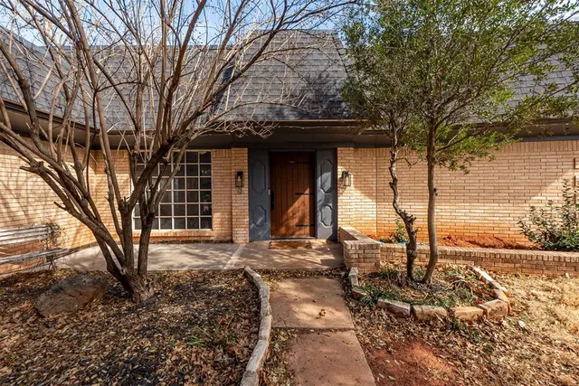 Photo 3 — 2808 NW 115th Place, Oklahoma City, OK 73120