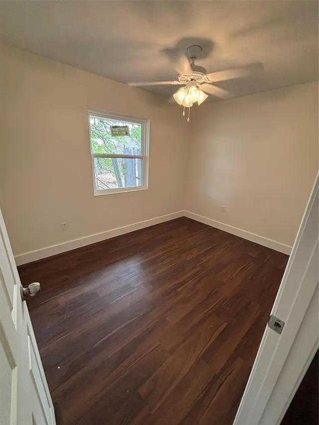 Photo 4 — 304 Saturn Street, Altus, OK 73521