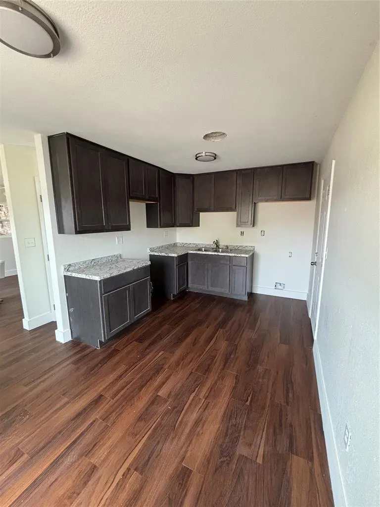 Photo 6 — 304 Saturn Street, Altus, OK 73521