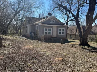 Sold home at 407 E 7th Street