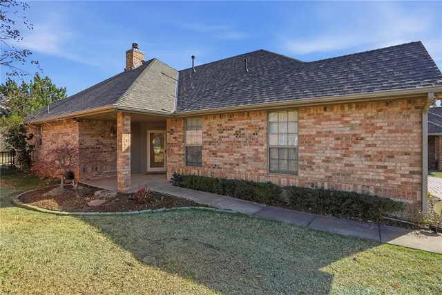 Photo 3 — 3916 Tamarac Court, Edmond, OK 73003