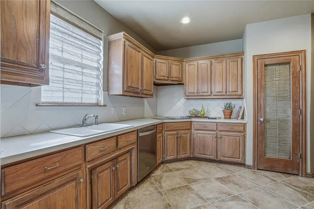 Photo 10 — 3916 Tamarac Court, Edmond, OK 73003